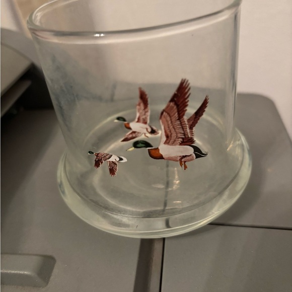 Vintage Avon Chesapeake Flying Mallards Ducks Whiskey Glasse 8 oz - Picture 3 of 3